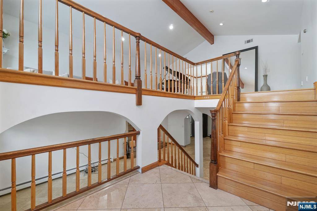 Englewood Cliffs, NJ 07632,45 Center ST