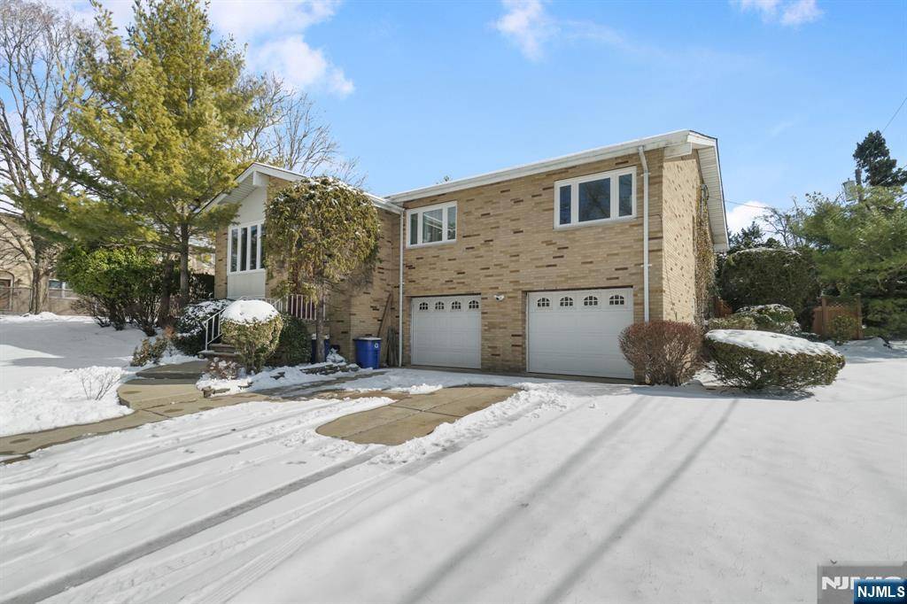 Englewood Cliffs, NJ 07632,45 Center ST