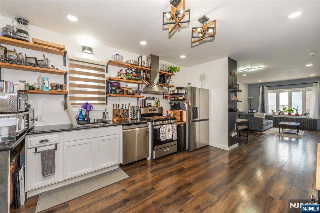 Woodland Park, NJ 07424,35 Bergen BLVD