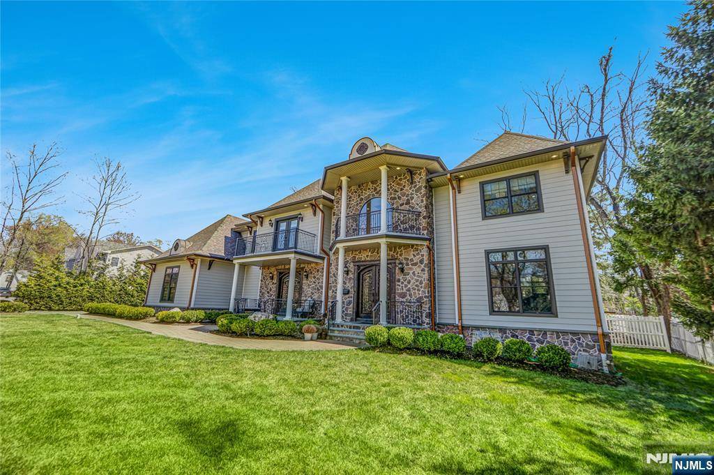 Haworth, NJ 07641,115 Maple ST