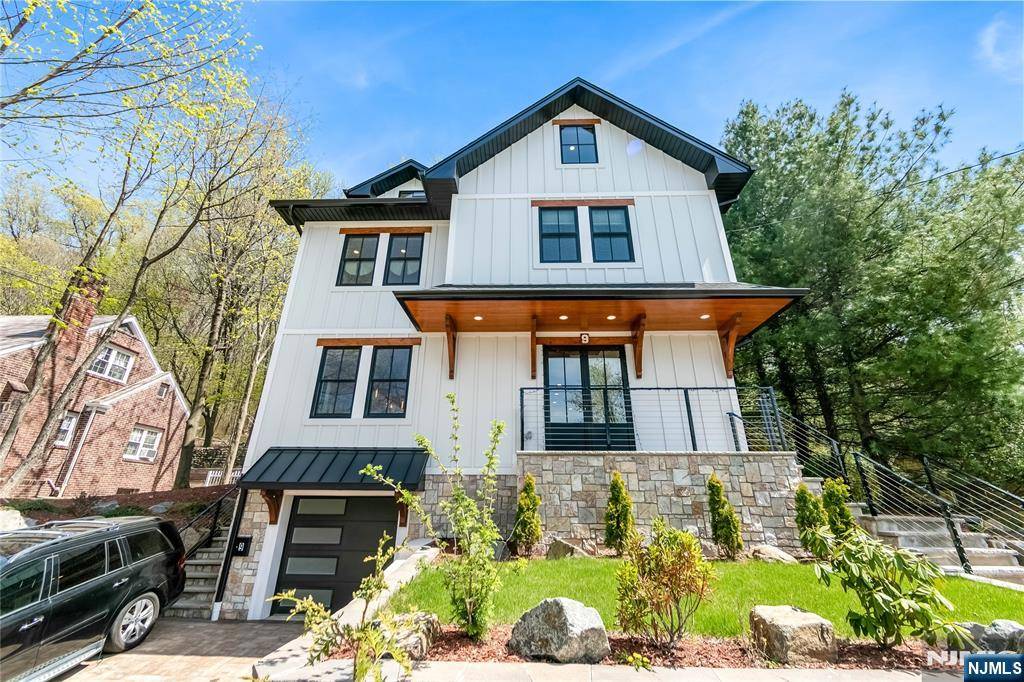 Leonia, NJ 07605,9 Palmer PL