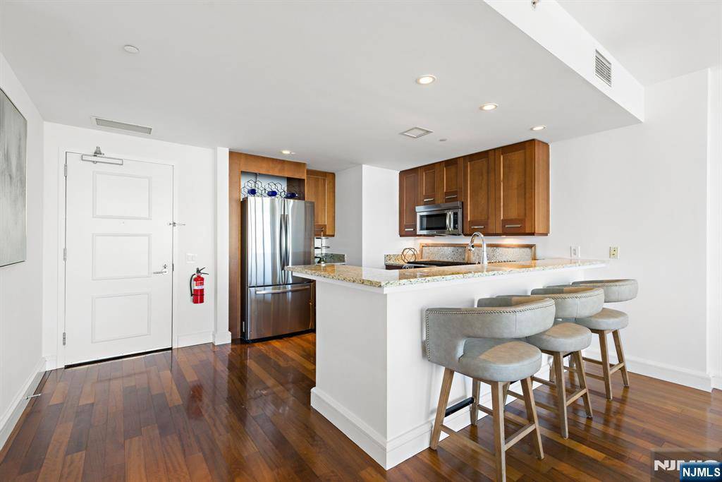 North Bergen, NJ 07047,8100 River RD #1013