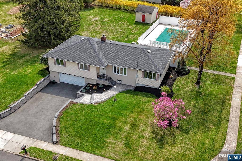 North Haledon, NJ 07508,27 Oakdale CT