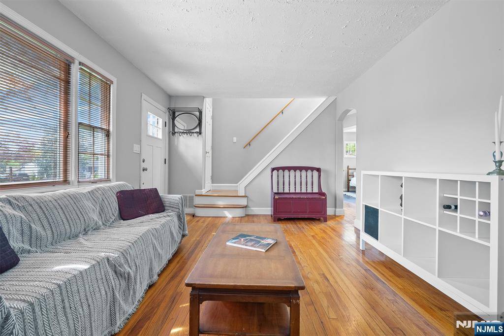 Montvale, NJ 07645,21 Hillside TER