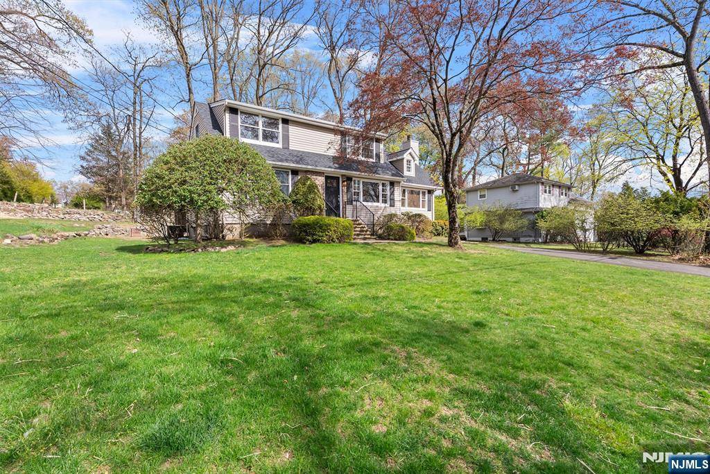 Montvale, NJ 07645,21 Hillside TER