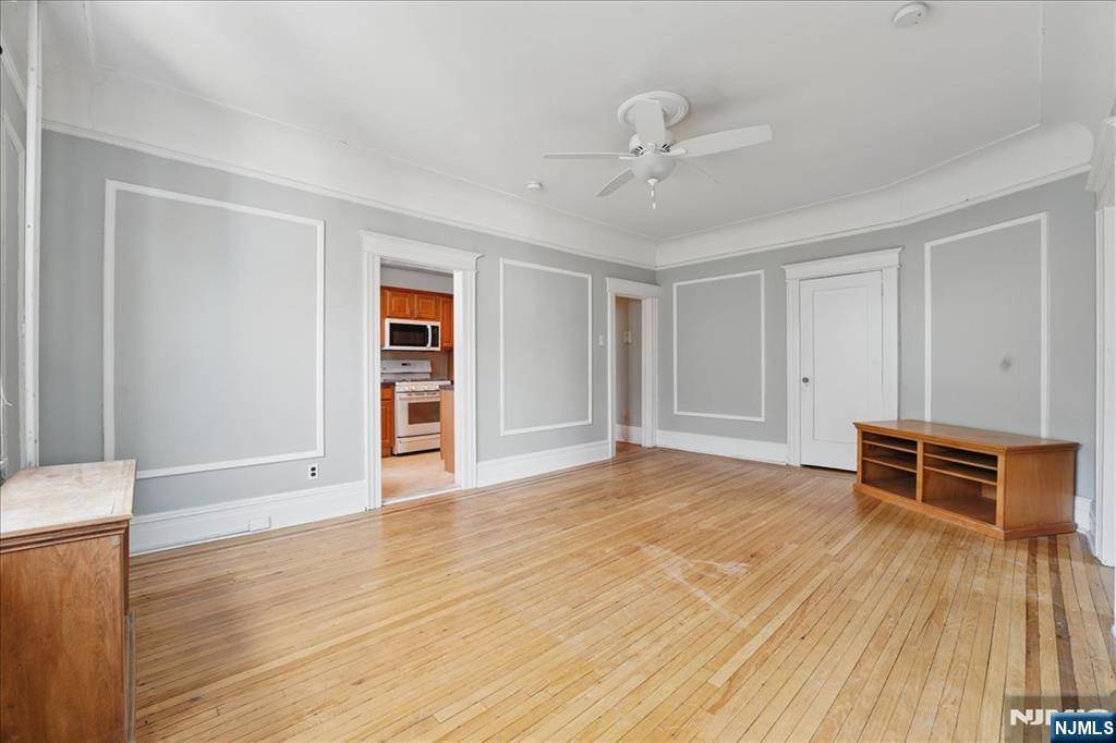 Weehawken, NJ 07086,851 Boulevard East #C4