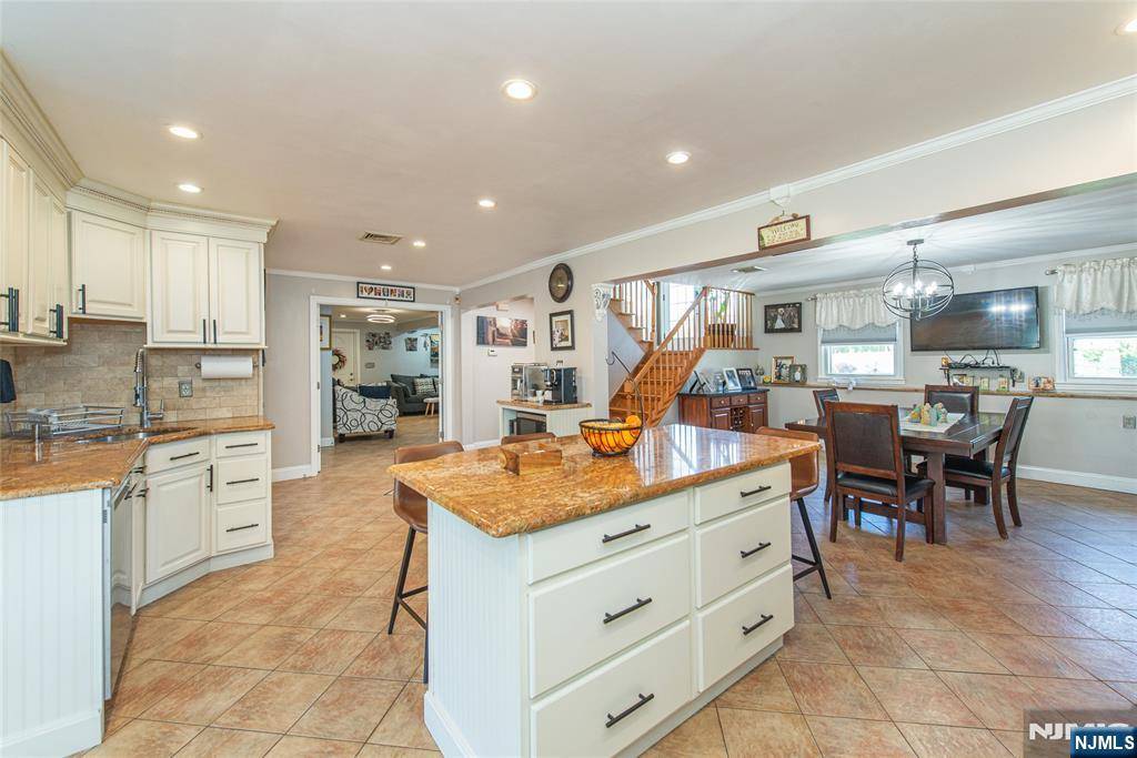 Fairfield, NJ 07004,10 Addison DR