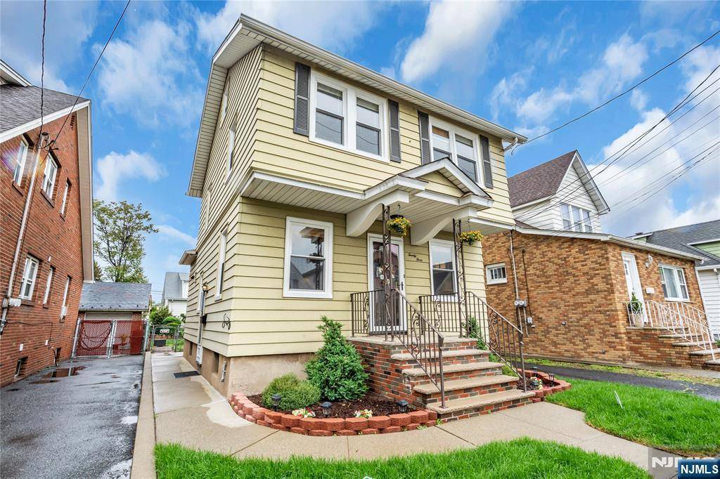 Wallington, NJ 07057,23 Stein AVE