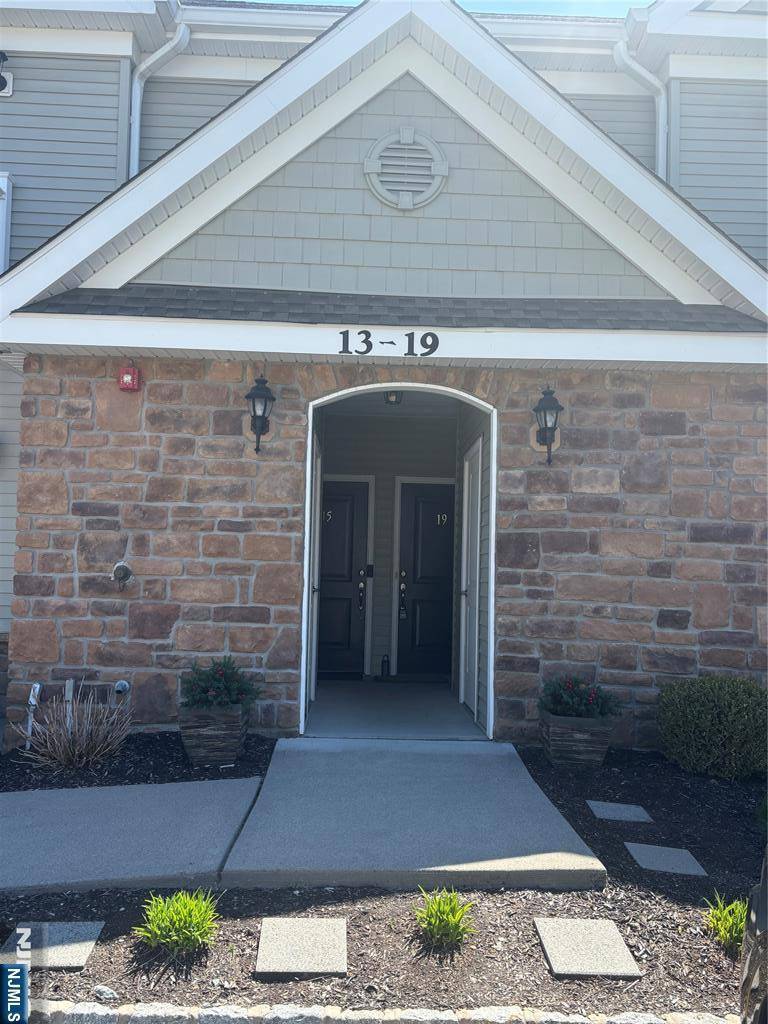 Wanaque, NJ 07420,19 Dogwood LN #U9F