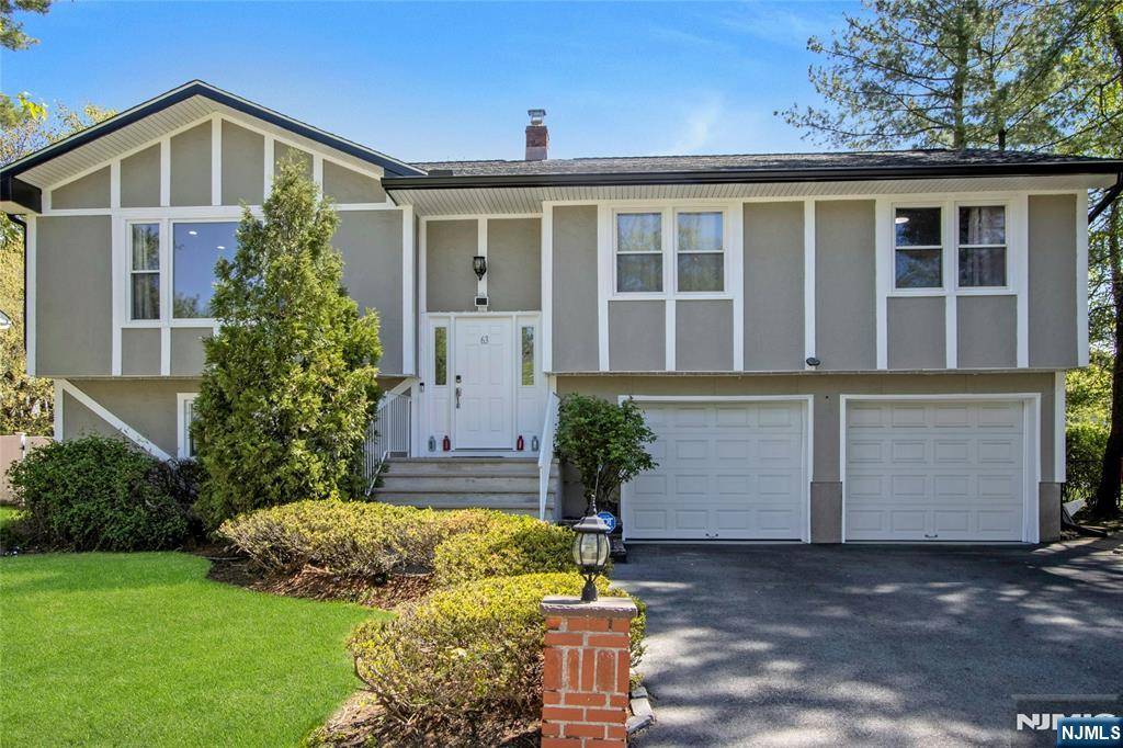 Westwood, NJ 07675,63 Cardinal LN