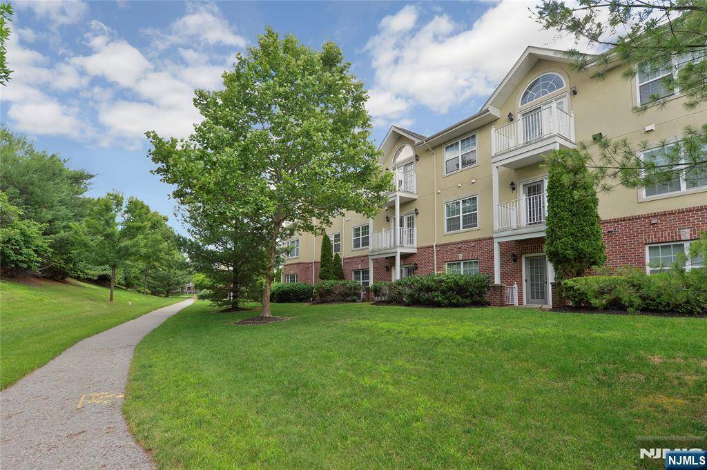 Franklin Lakes, NJ 07417,121 Courter RD #99