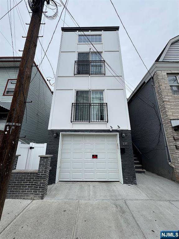 Newark, NJ 07105,291 Walnut ST