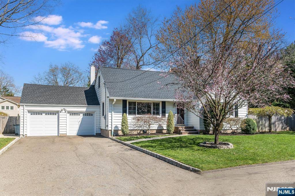 Closter, NJ 07624,69 Poplar ST