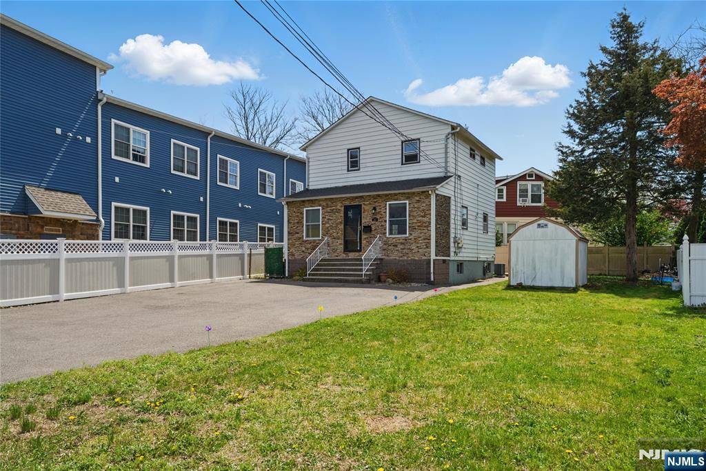 Haledon, NJ 07508,82 Barbour ST