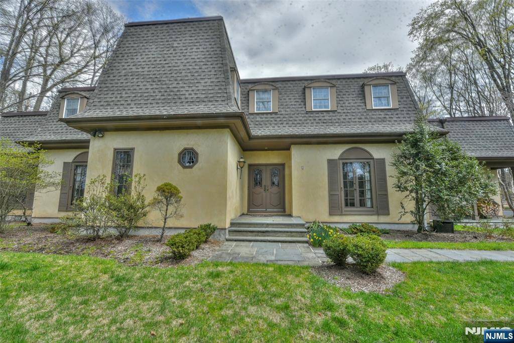 Saddle River, NJ 07458,2 E Saddle River RD
