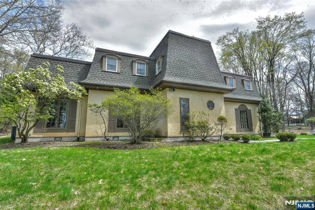 Saddle River, NJ 07458,2 E Saddle River RD