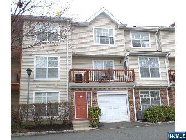 Fort Lee, NJ 07024,235 Village Circle DR