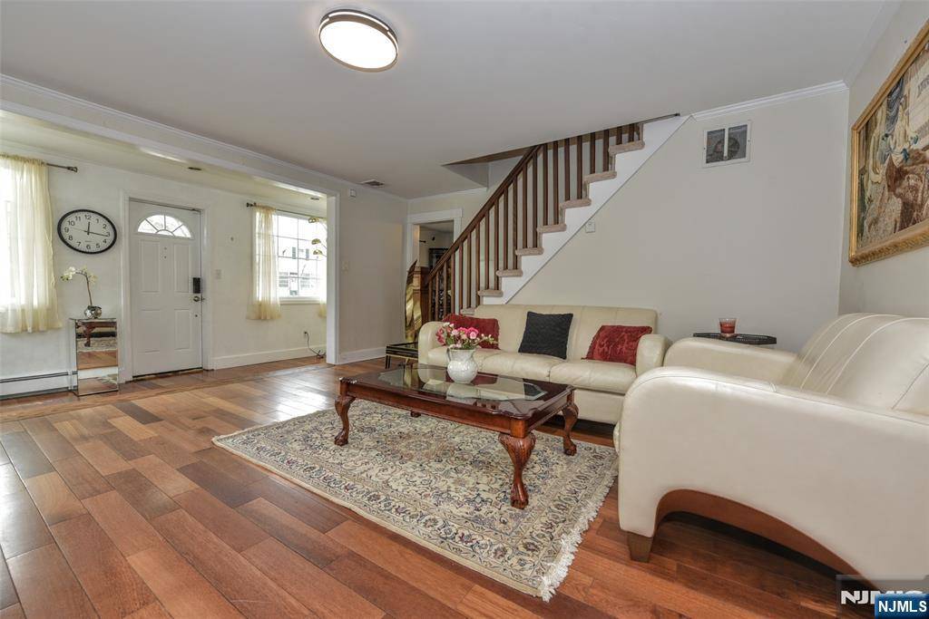 Midland Park, NJ 07432,138 Madison AVE