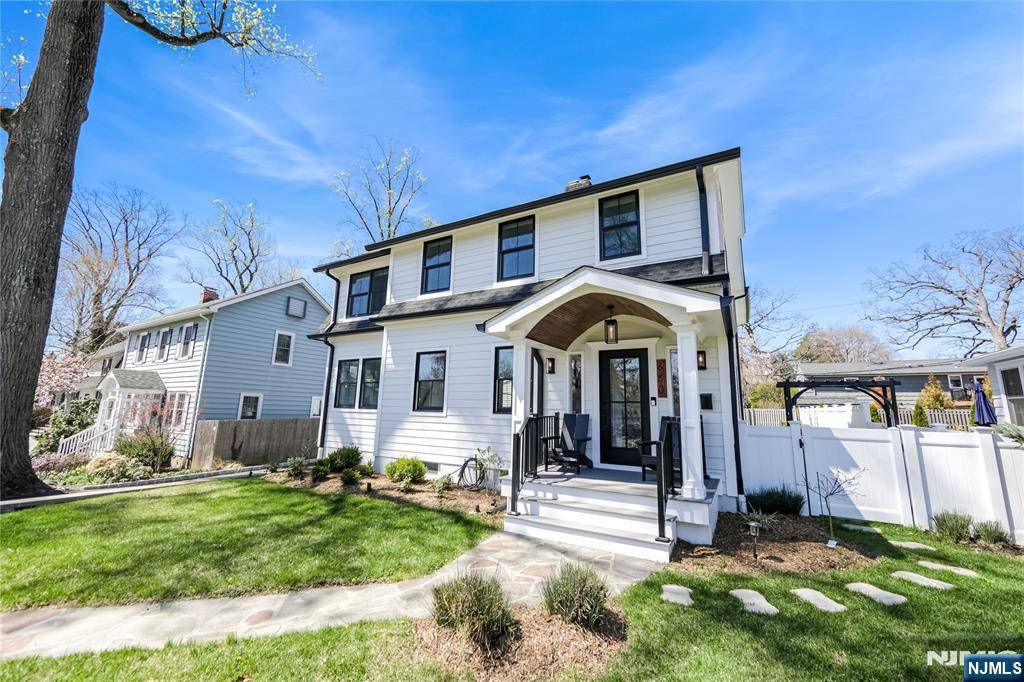 Montclair, NJ 07043,660 Ridgewood AVE