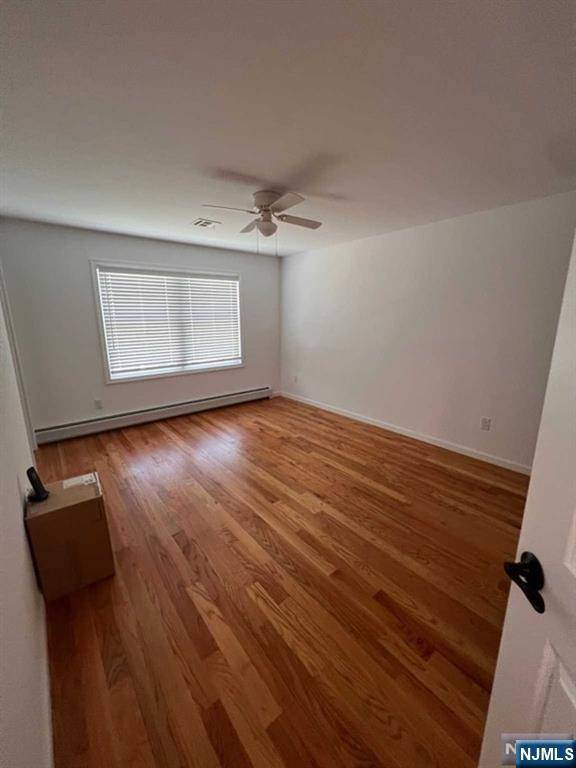 Lyndhurst, NJ 07071,419 2nd AVE #1