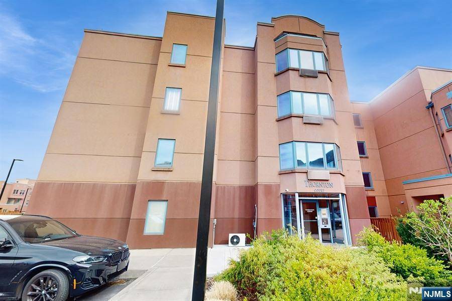 Edgewater, NJ 07020,401 Thornton CT #T401
