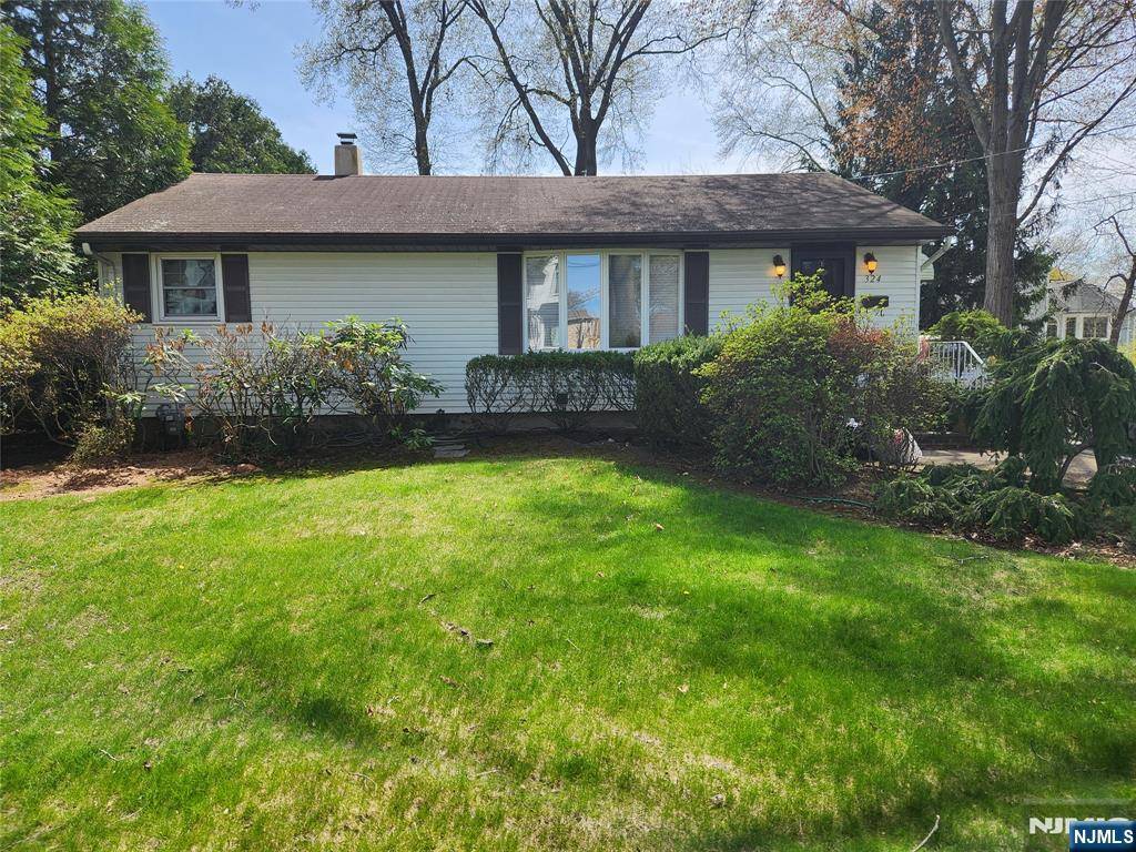 Paramus, NJ 07652,324 Ross RD