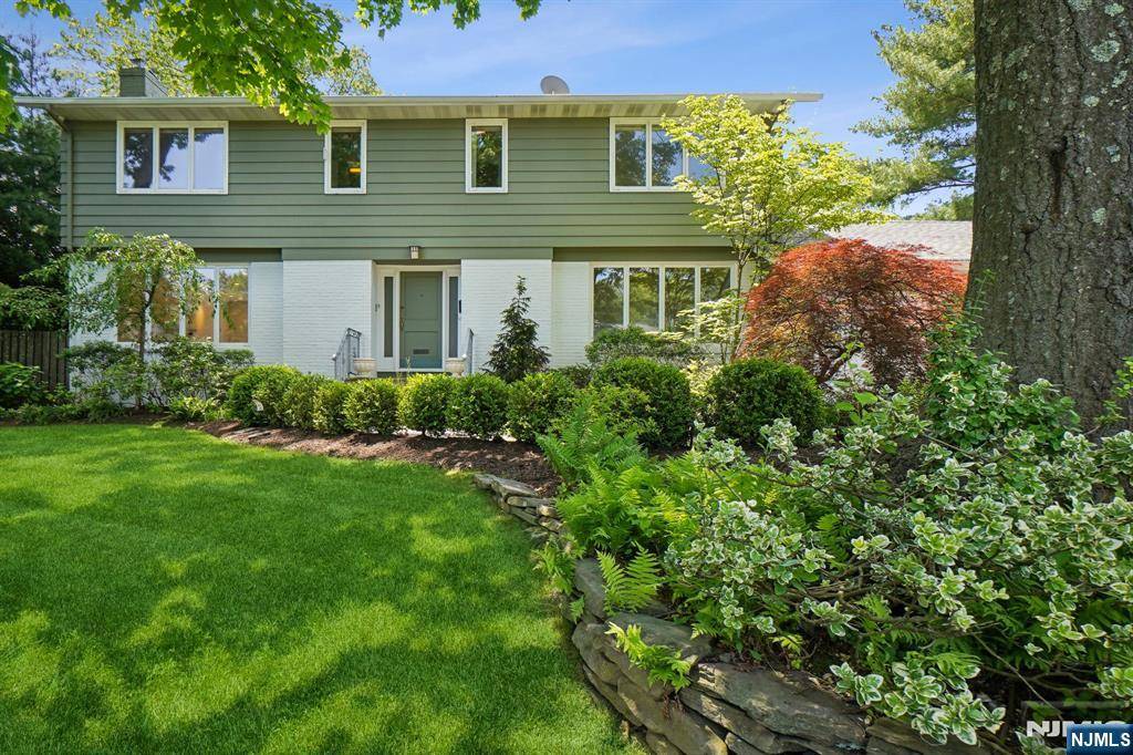 Englewood Cliffs, NJ 07632,12 Egan PL