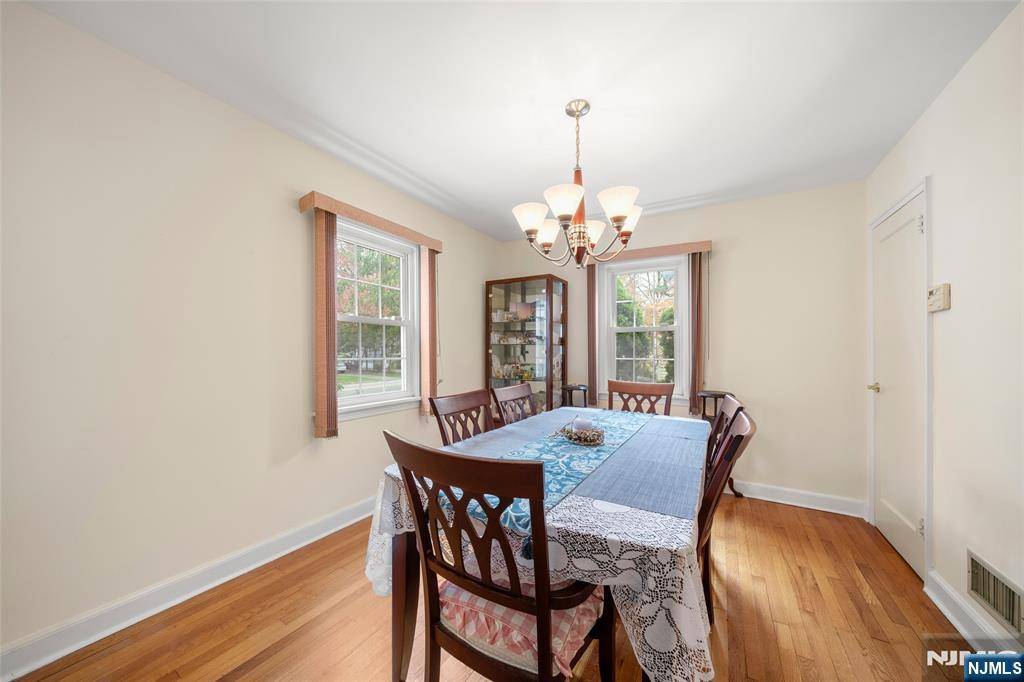 Closter, NJ 07624,230 Knickerbocker RD