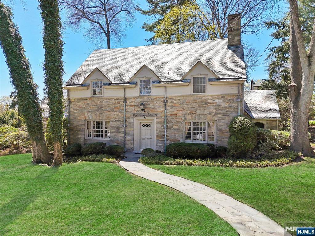 Ridgewood, NJ 07450,218 Madison PL