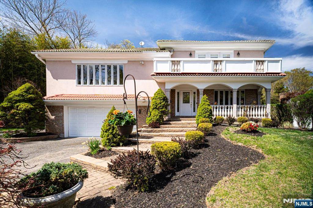 Harrington Park, NJ 07640,25 Harriot AVE