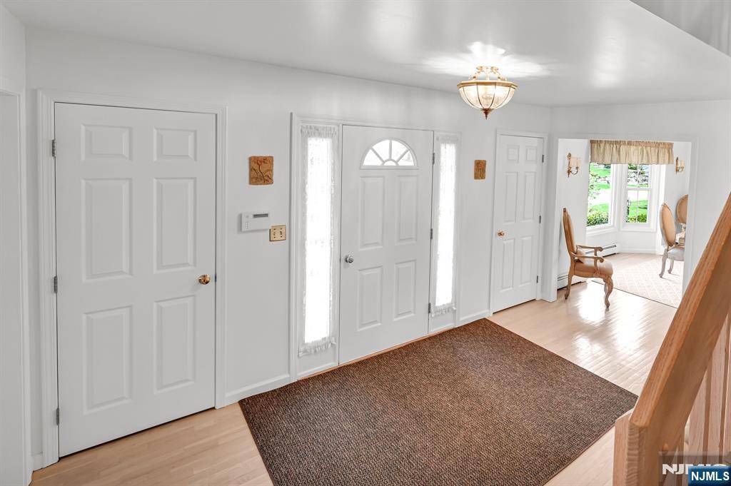 West Milford, NJ 07480,35 Cherbourg DR