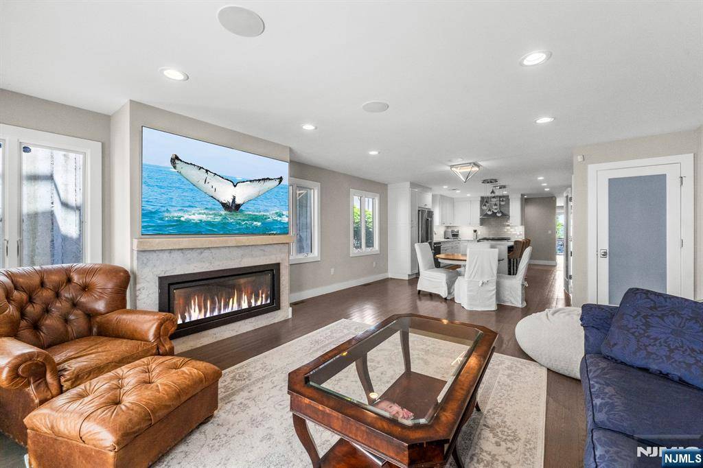 Edgewater, NJ 07020,746A Undercliff AVE