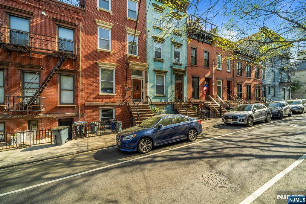 Hoboken, NJ 07030,160 2nd ST #4