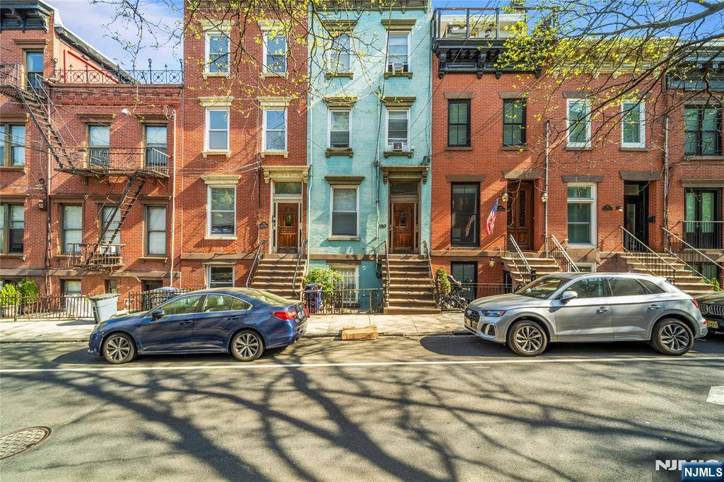 Hoboken, NJ 07030,160 2nd ST #4