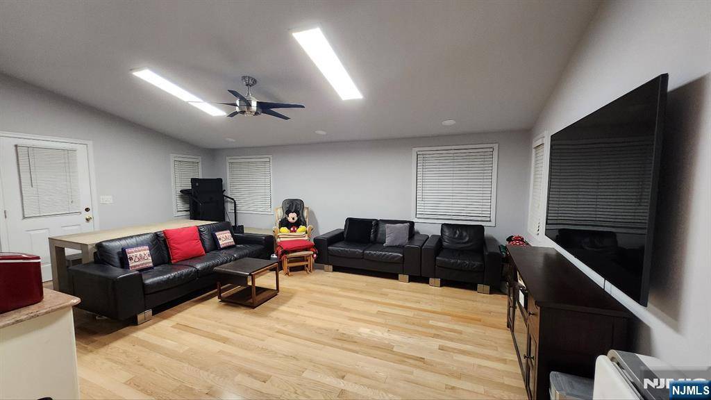 Leonia, NJ 07605,123 East View AVE