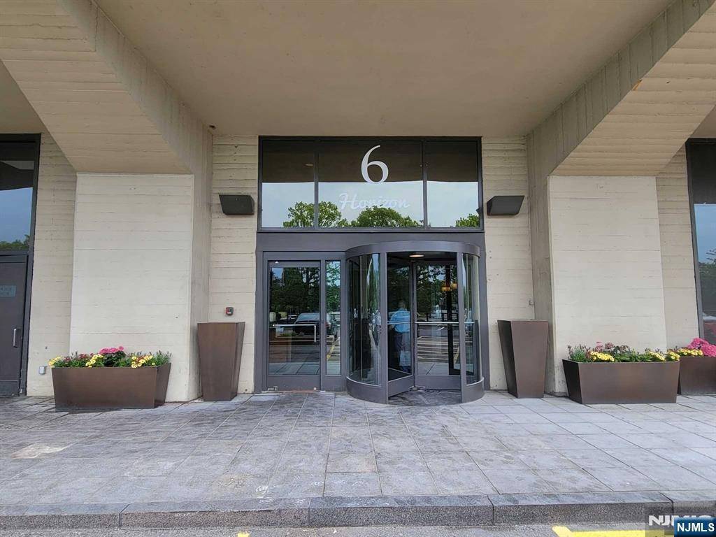 Fort Lee, NJ 07024,6 Horizon RD #310