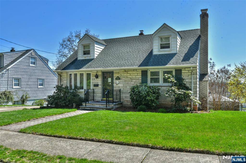 Hasbrouck Heights, NJ 07604,124 Burr