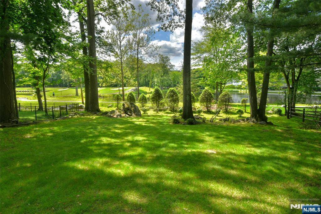 Ramsey, NJ 07446,169 Canterbury DR