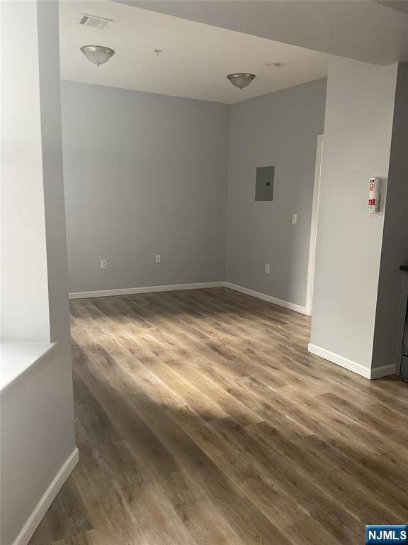 Newark, NJ 07104,41-43 Victoria AVE #201