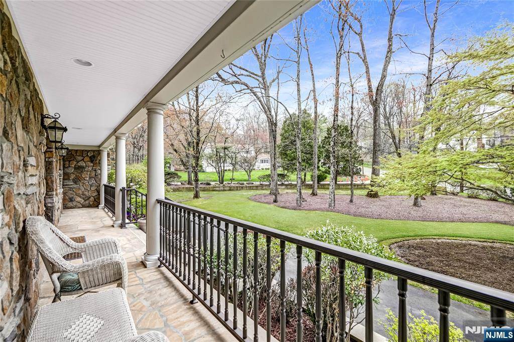 Woodcliff Lake, NJ 07677,102 Woodcrest DR