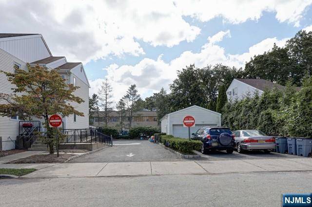 Fair Lawn, NJ 07410,4-24 Saddle River RD