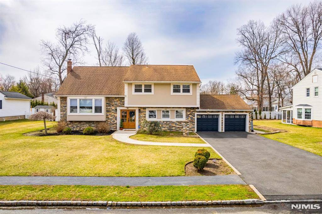 West Caldwell, NJ 07006,12 Ellis RD