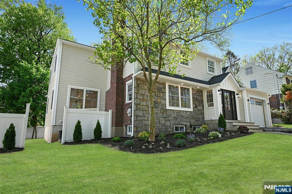 Teaneck, NJ 07666,84 Grayson PL