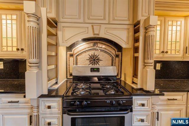 Secaucus, NJ 07094,750 Mainsail LN