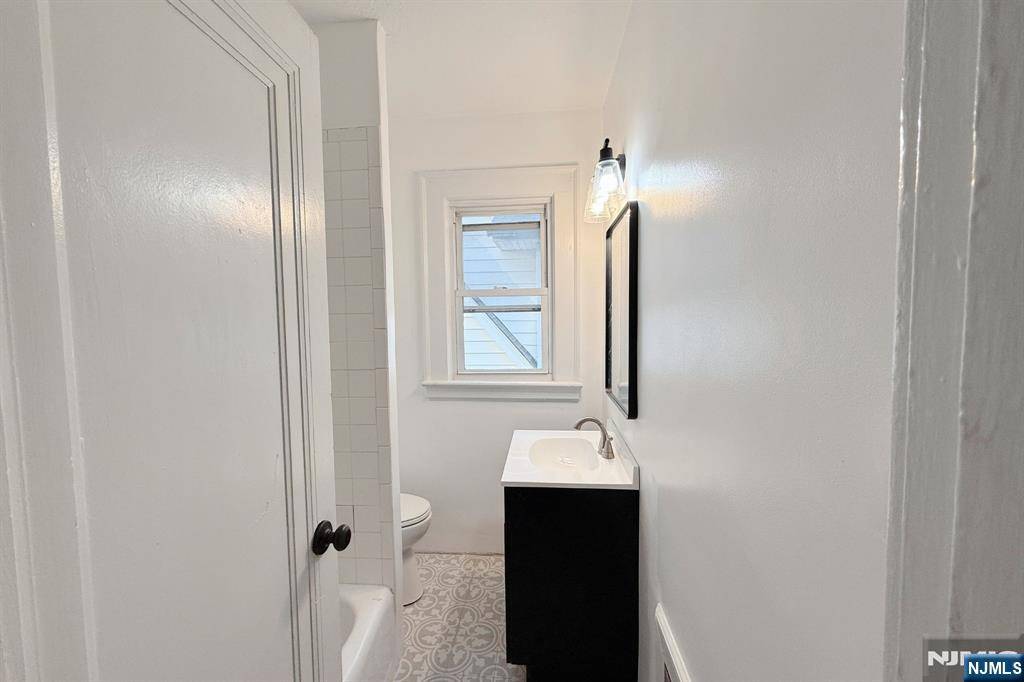Rutherford, NJ 07070,203 Feronia WAY #2