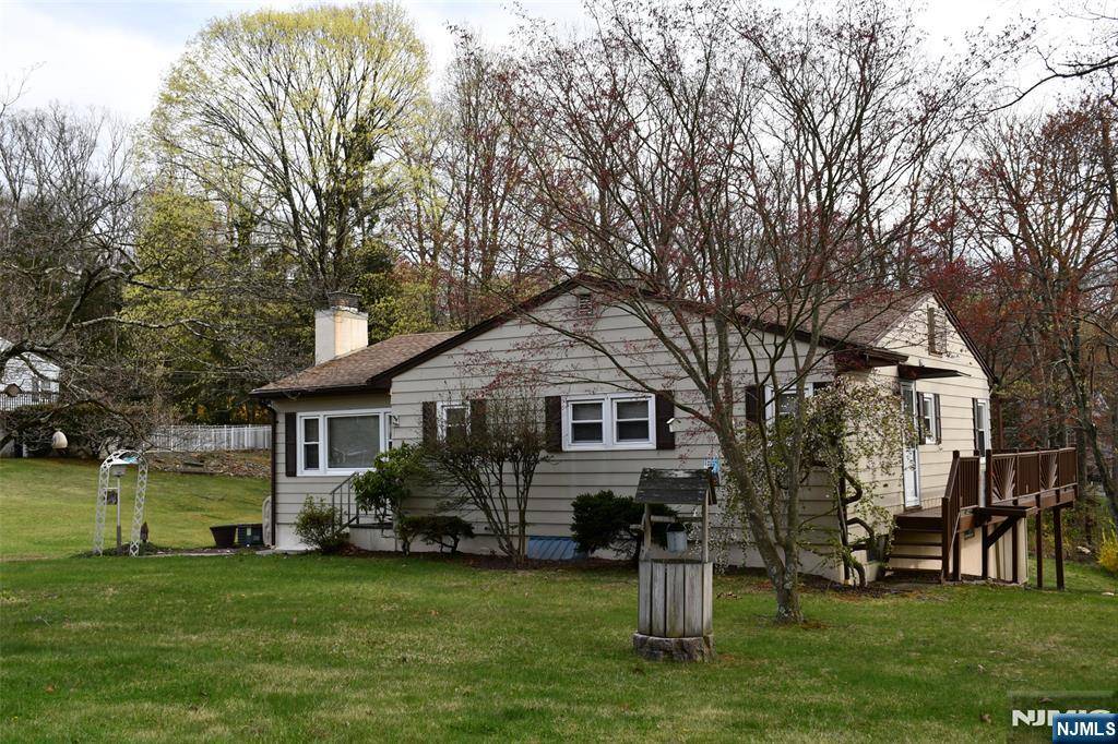 Hardyston, NJ 07460,8 Fawn Lake RD