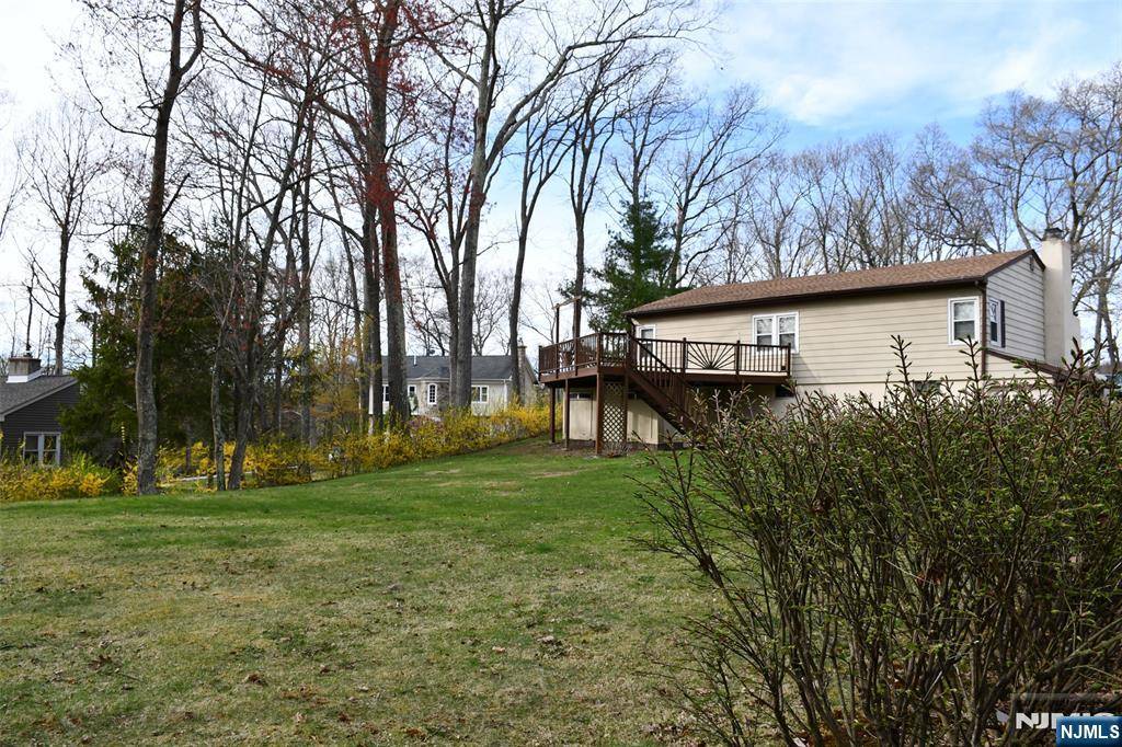 Hardyston, NJ 07460,8 Fawn Lake RD