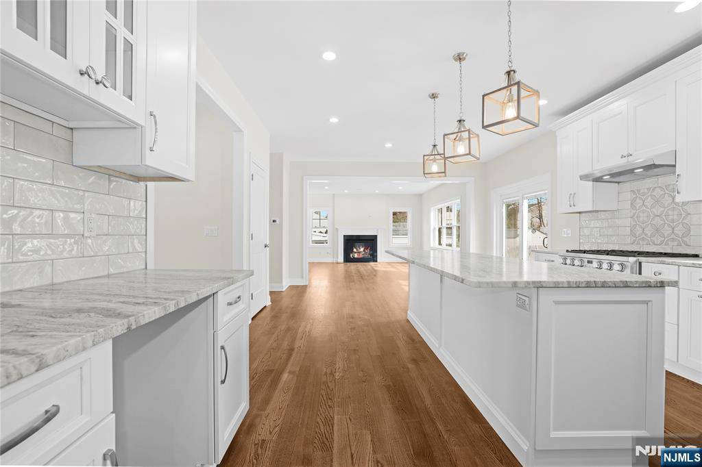 Pequannock Township, NJ 07444,4 Dogwood LN