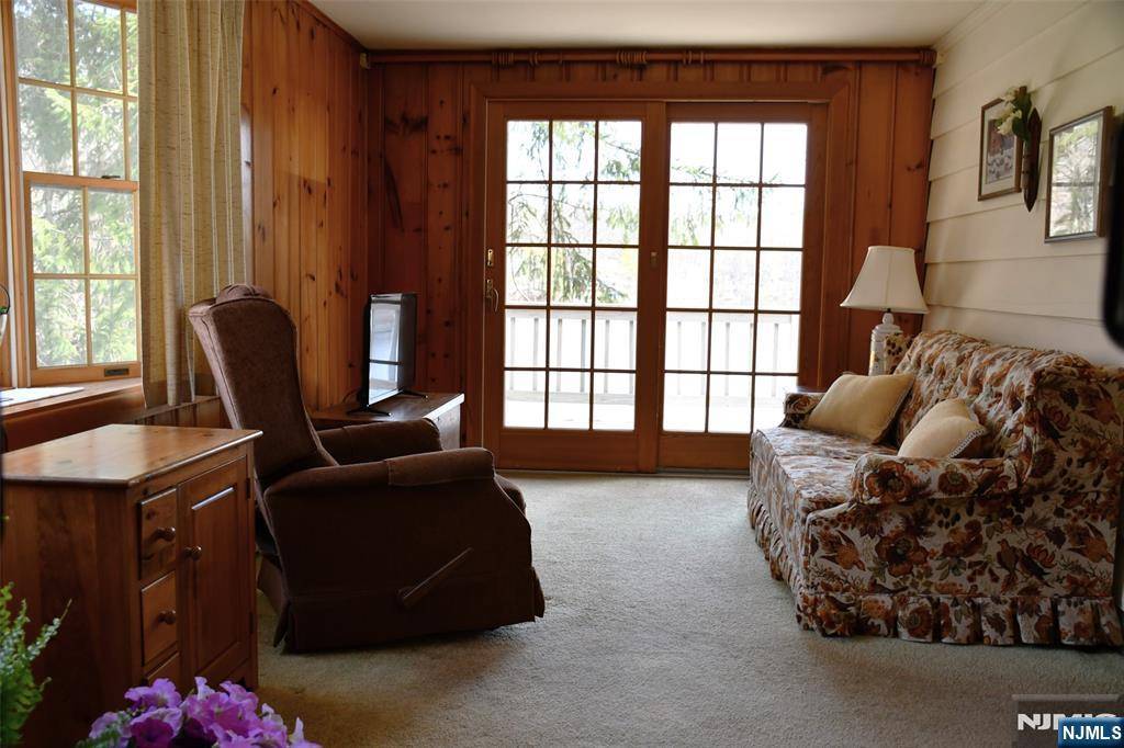 Vernon, NJ 07422,513 Upper Highland Lks DR