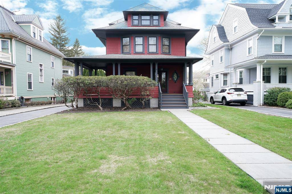 Glen Ridge, NJ 07028,18 Hamilton RD